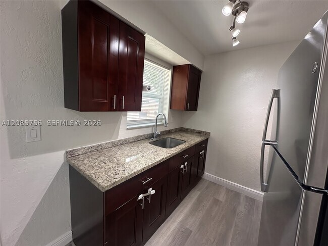 1105 NE 5th Terrace Unidad 4