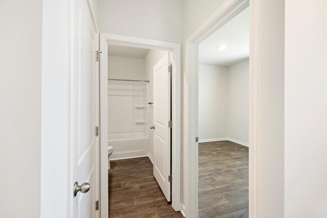 Photo - 830 Lilyford Ln