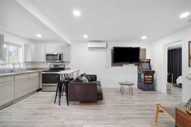 Photo - 1850 NW 92nd St Unit B