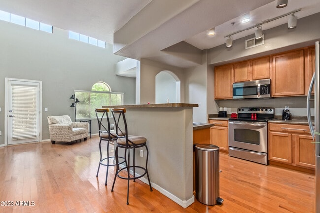 Photo - 2150 W Alameda Rd