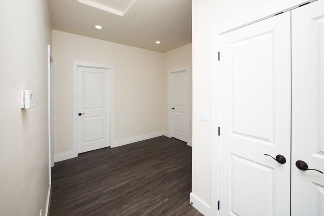 Photo - 533-533 Grande Ave Unit 533 Grande Ave