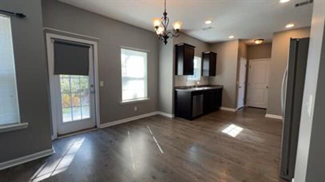 1605 Longleaf Ct