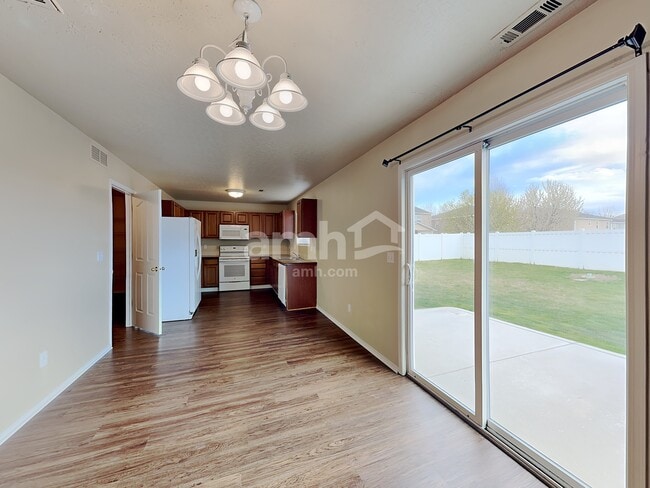 Photo - 363 E Ivy Glade St