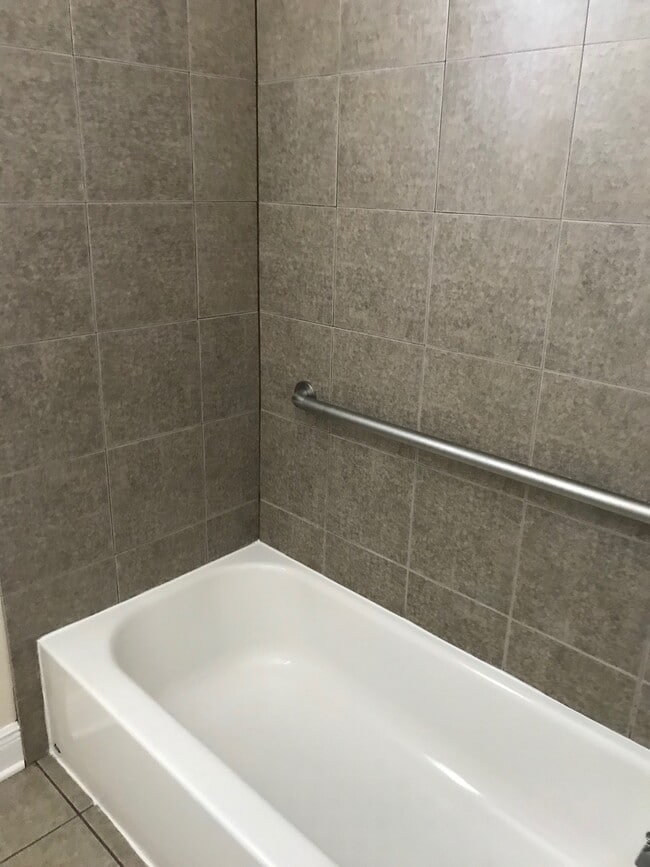 Photo - 322 St Francis St