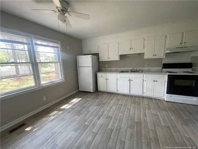 Photo - 323 Cadmium Ct
