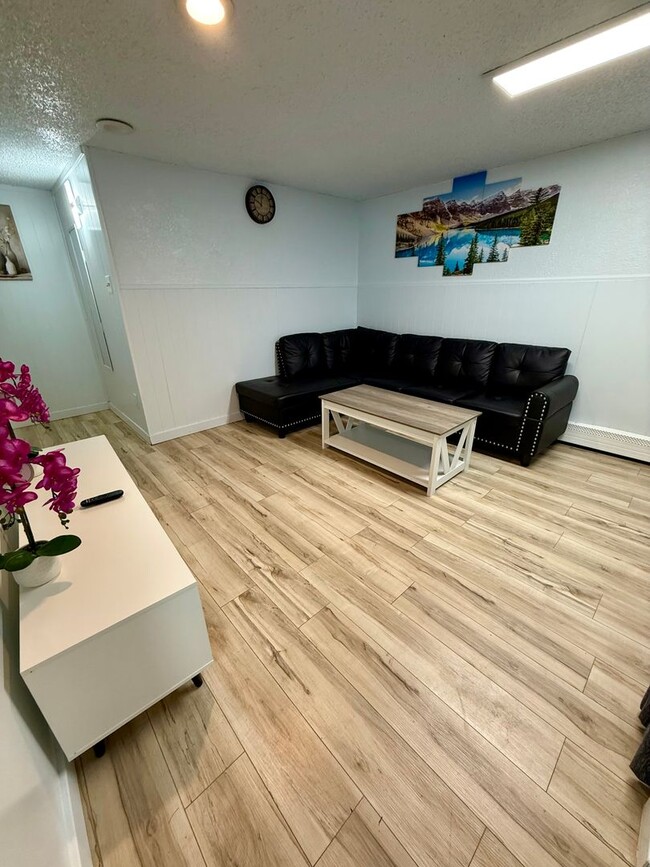 Photo - Eighth Ave - 760 Unidad B