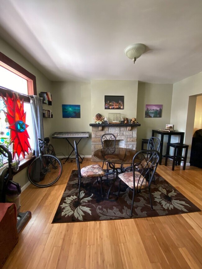 Photo - 405 Edgemont St