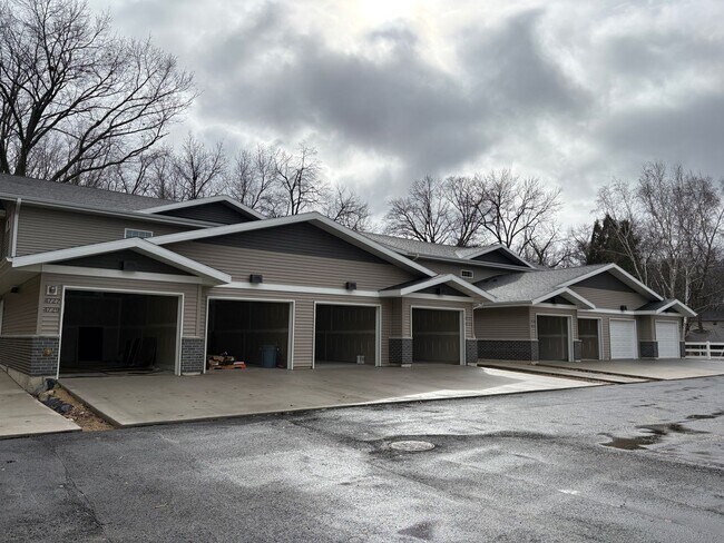 Hidden Hollow Apartments - McFarland
