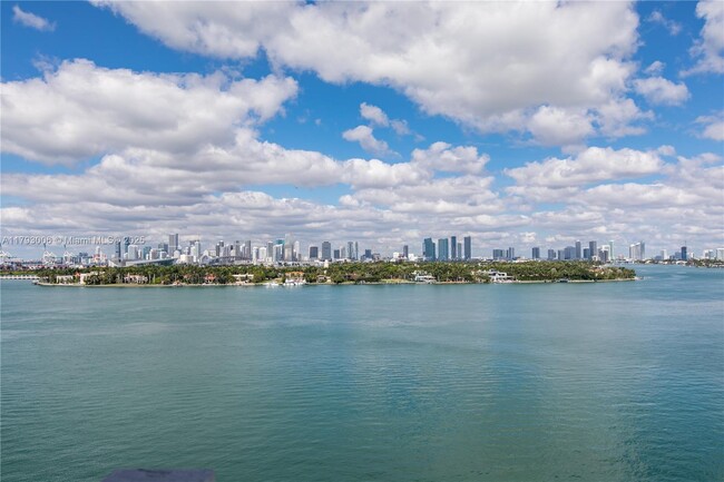Photo - 800 West Ave Condo Unit PH15