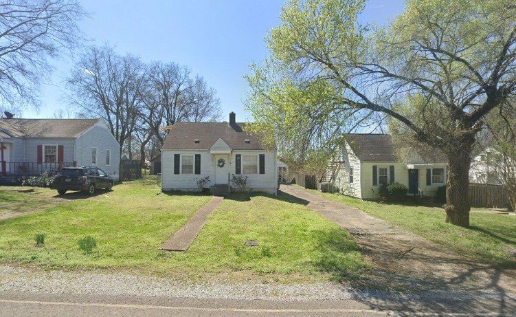 Photo - 836 Seymour Ave