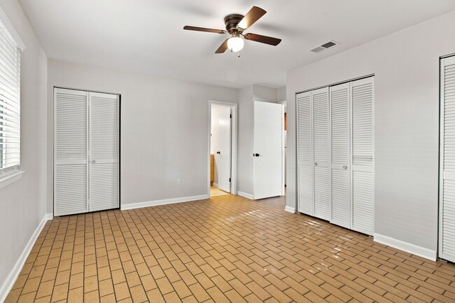 Photo - 201 College Blvd E Unit 17