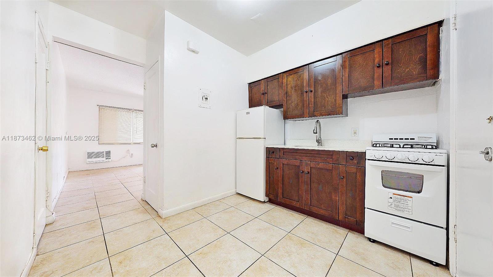 Photo - 2499 SW 27th St Apartment Unit 7