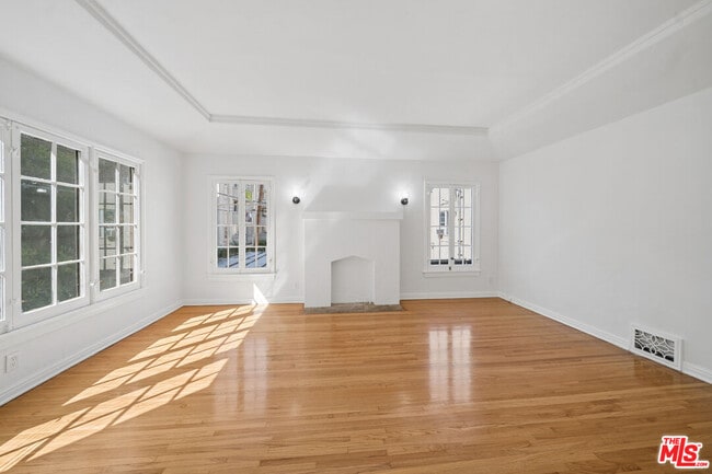 Photo - 339 S Detroit St Unit 206