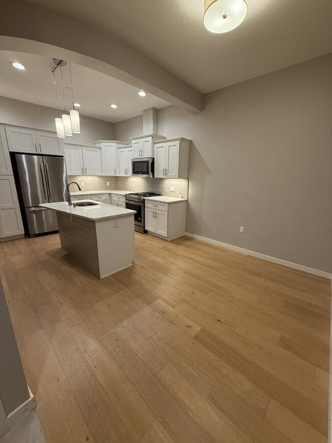 Photo - Perfect Nob Hill location! Incredible views!