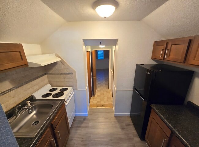 Photo - 120 2nd St SW