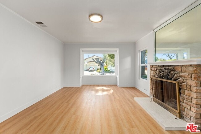 Photo - 2522 Armacost Ave