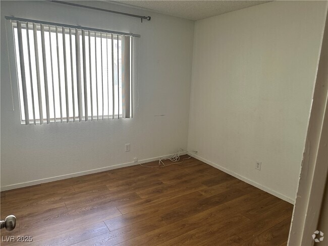 Building Photo - 363 Bradford Dr Rental