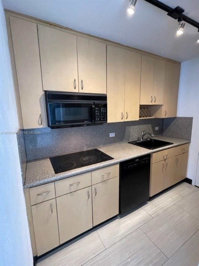 Photo - 5313 Collins Ave Unit 1004