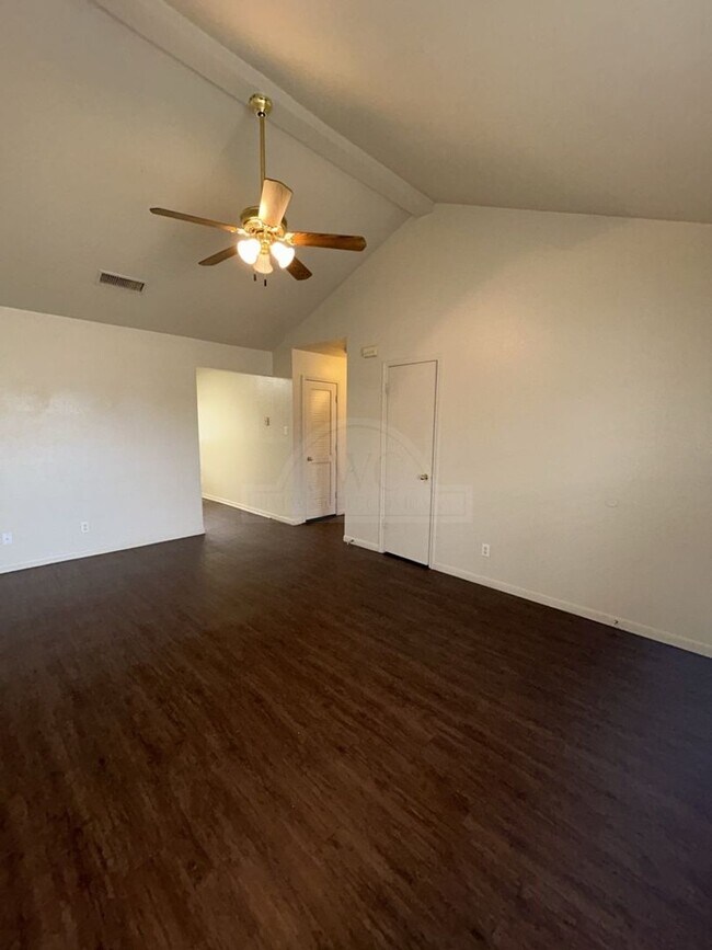 Photo - 2005 Windward Dr