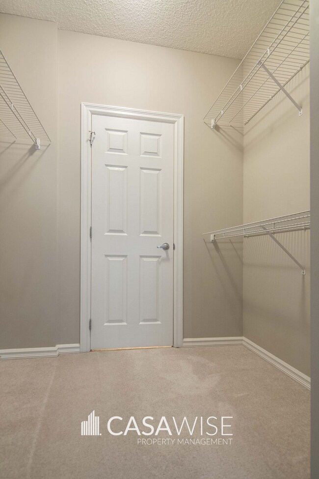 Photo - 226-226 Macewan Rd