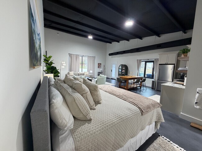 Photo - 804 N Moravian St Unidad 3