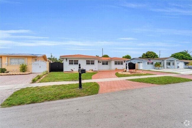 Building Photo - 11110 NW 61st Ave Rental