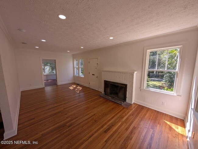 Photo - 1429 Azalea Dr