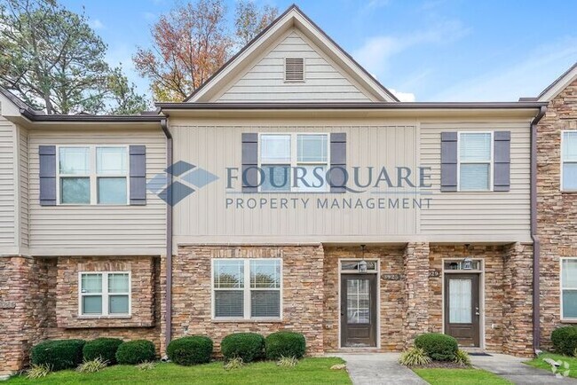 Building Photo - Townhome | Washer /Dryer Included | Enclos...