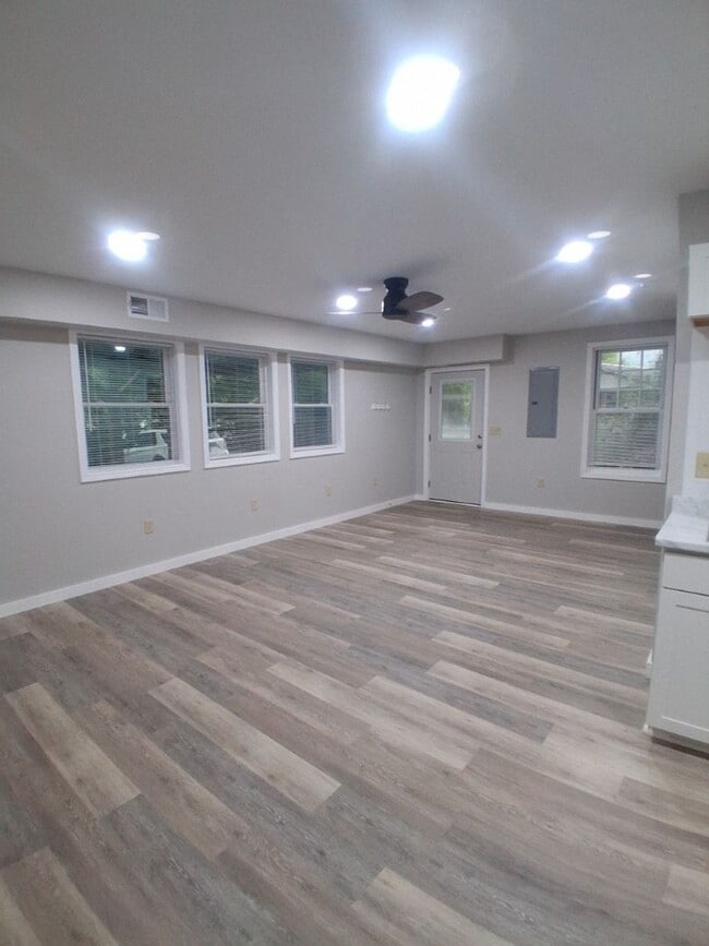 Photo - $1,800 - 2 Bedroom 2 Bathroom Newly Renova...