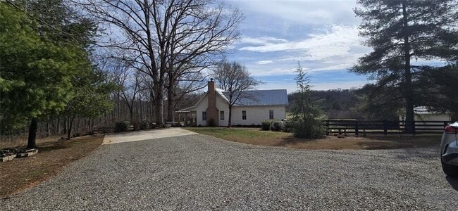 Photo - 812 Bessie Ln