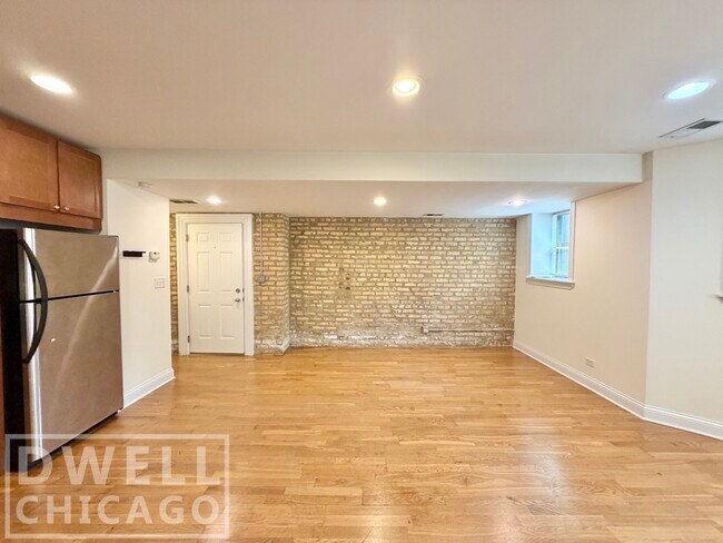 Photo - 2822 N Albany Ave Unit G