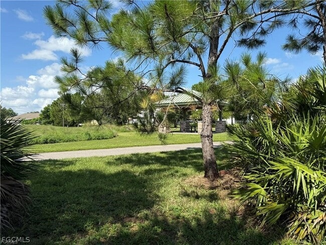 Building Photo - 235 David Ave