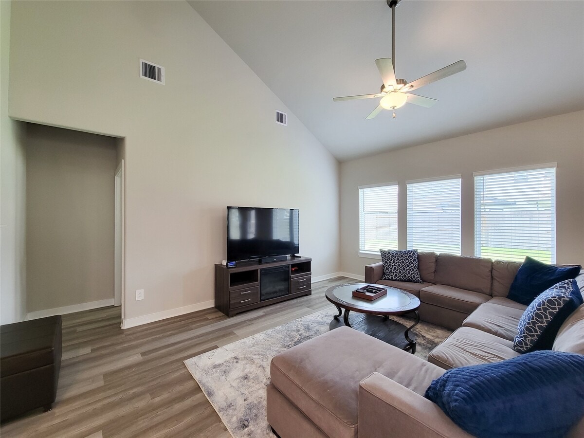 Photo - 8401 Hazel River Dr