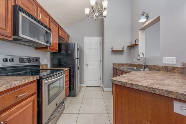 Photo - 623 Wyndhurst Dr Unit 623 Wyndhurst Drive #313