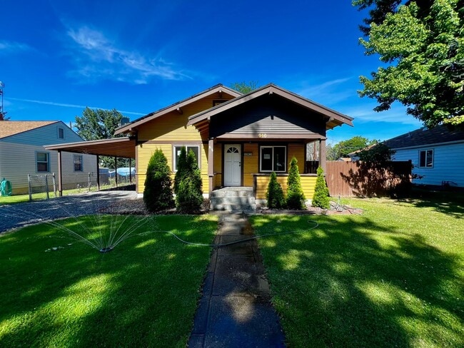 Building Photo - Non-Refundable & Security Deposit Total: $2500.00
