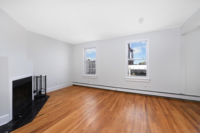 Building Photo - 201 Washington St Unit 302