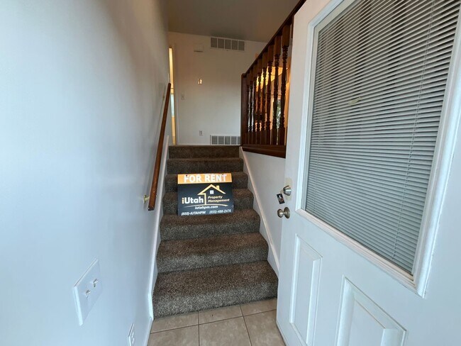 Photo - 681 E 2300 N Unit Upstairs