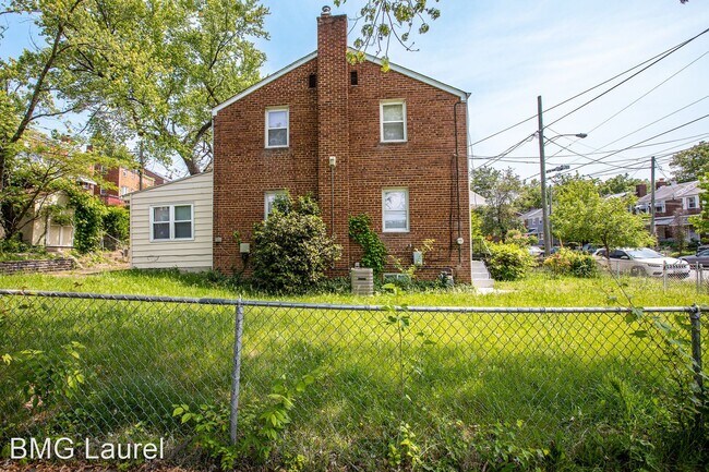 Photo - 2 br, 2 bath House - 700 Burns St SE