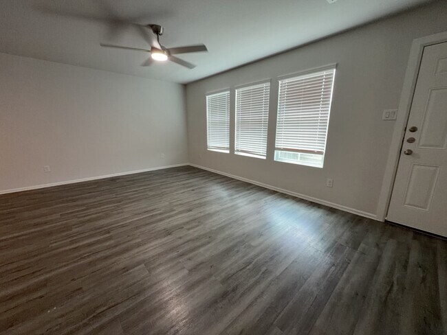Photo - 505 Hines Ave Unidad B