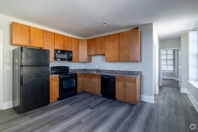 1BR, 1BA - 665SF - Kitchen and Living Space