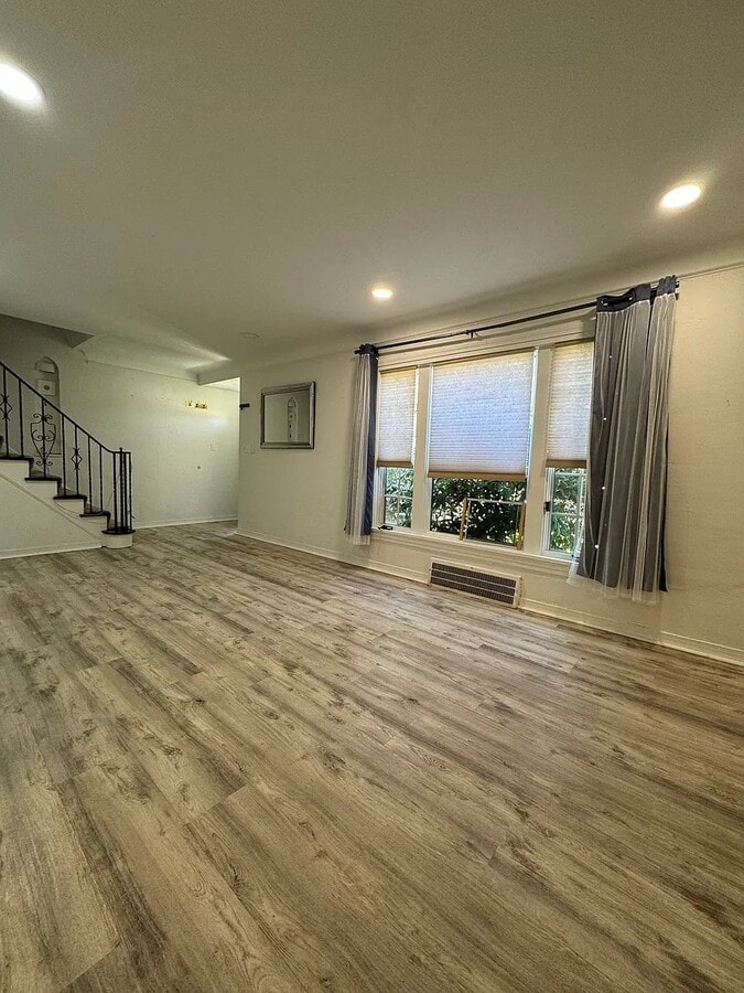 Photo - 1435 Grenleigh Rd