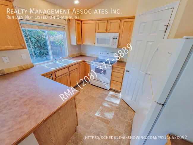 Photo - 569 E Heritage Park St