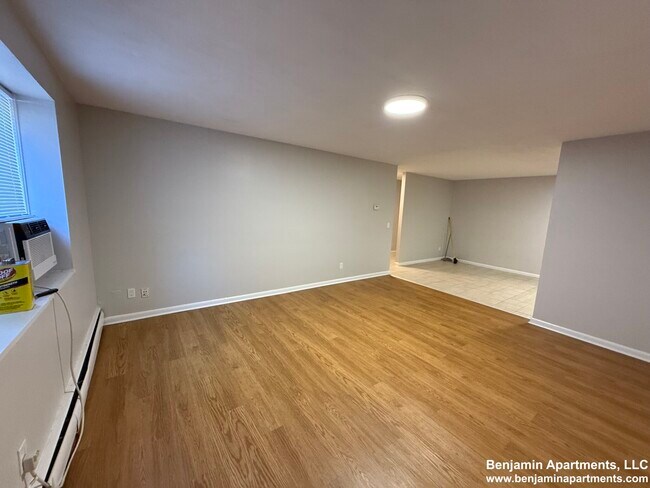 Photo - 209 Babcock St Unidad 1d