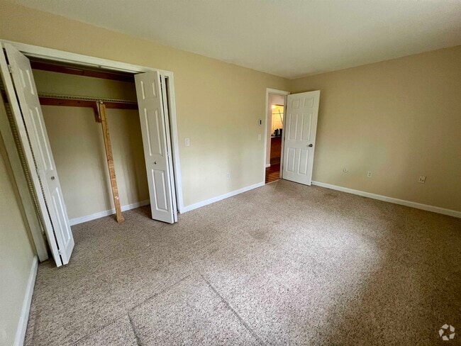 Building Photo - 128 Loudon Rd Unit 11R Rental