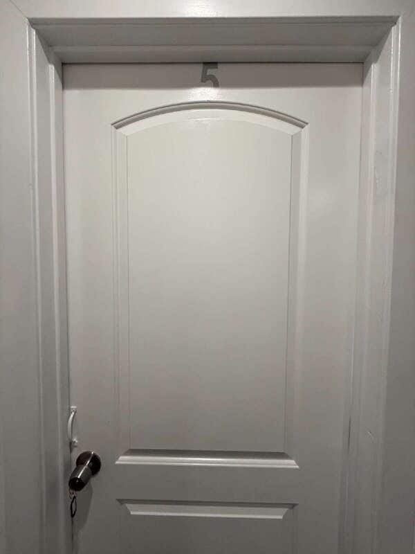 Building Photo - 2855 1/2 Cincinnati Room 5 Unit 5 Rental