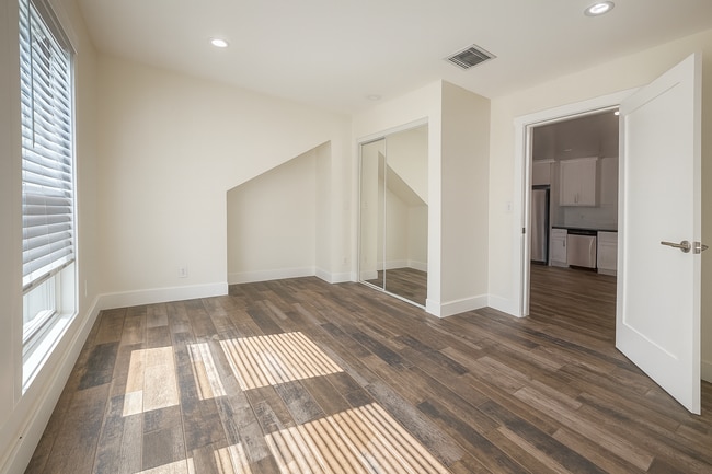 Photo - 1462 W 28th St Unit 1462 W. 28th Street