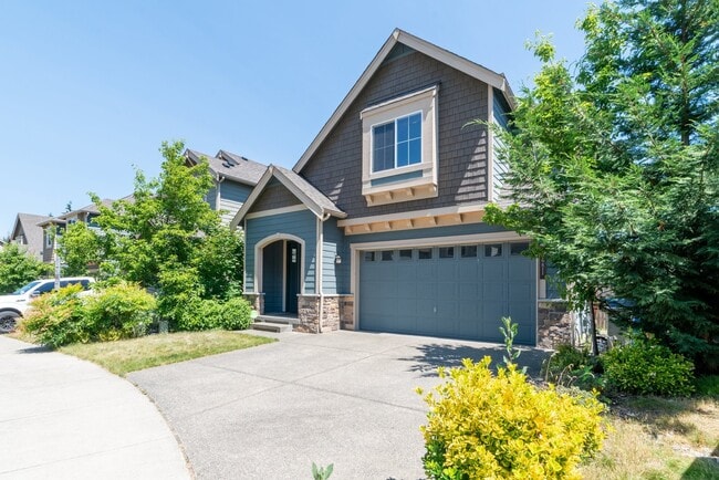 Photo - Large and Luxurious 2013 Built Home!