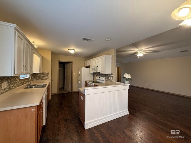 Photo - 25920 Argonne Dr