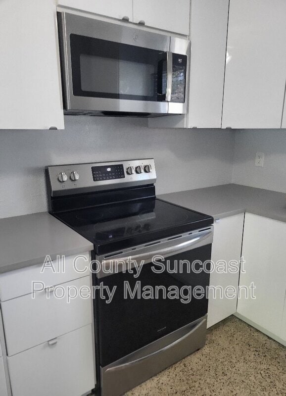 Photo - 2008 59th St S