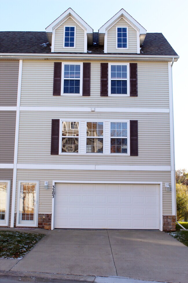 Photo - 3203 SW Arlan Ln